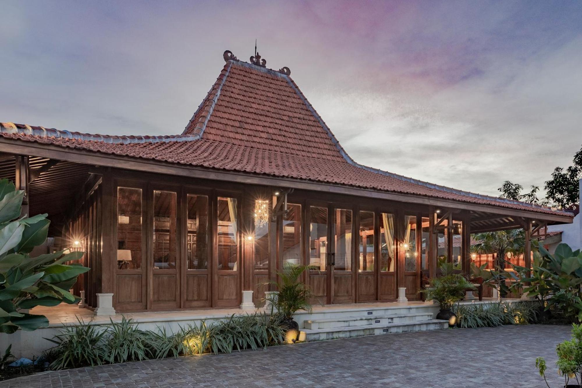 Gria Kerten Surakarta (Solo) Exterior foto